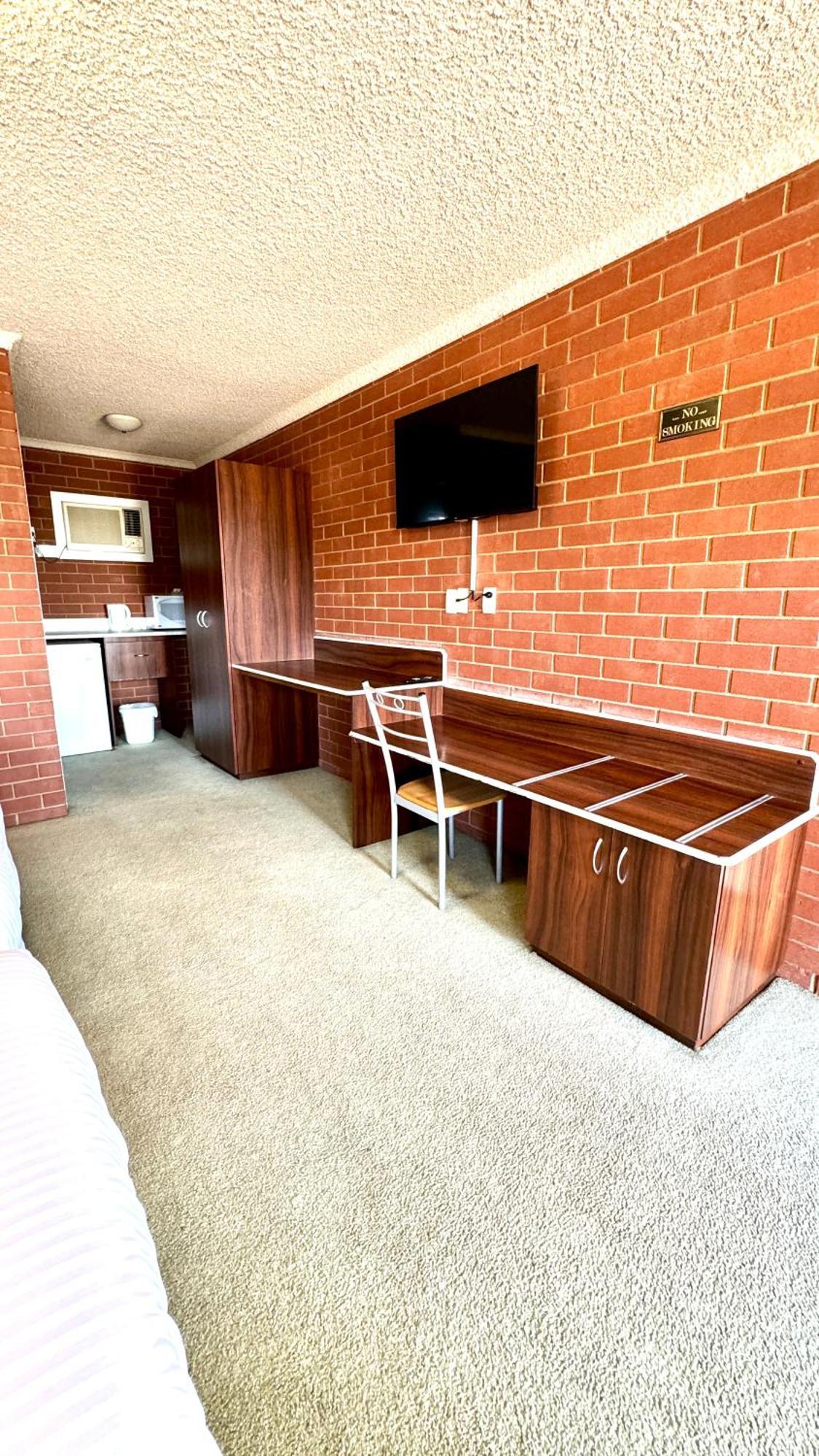 וואגה וואגה Junction Motel Wagga מראה חיצוני תמונה