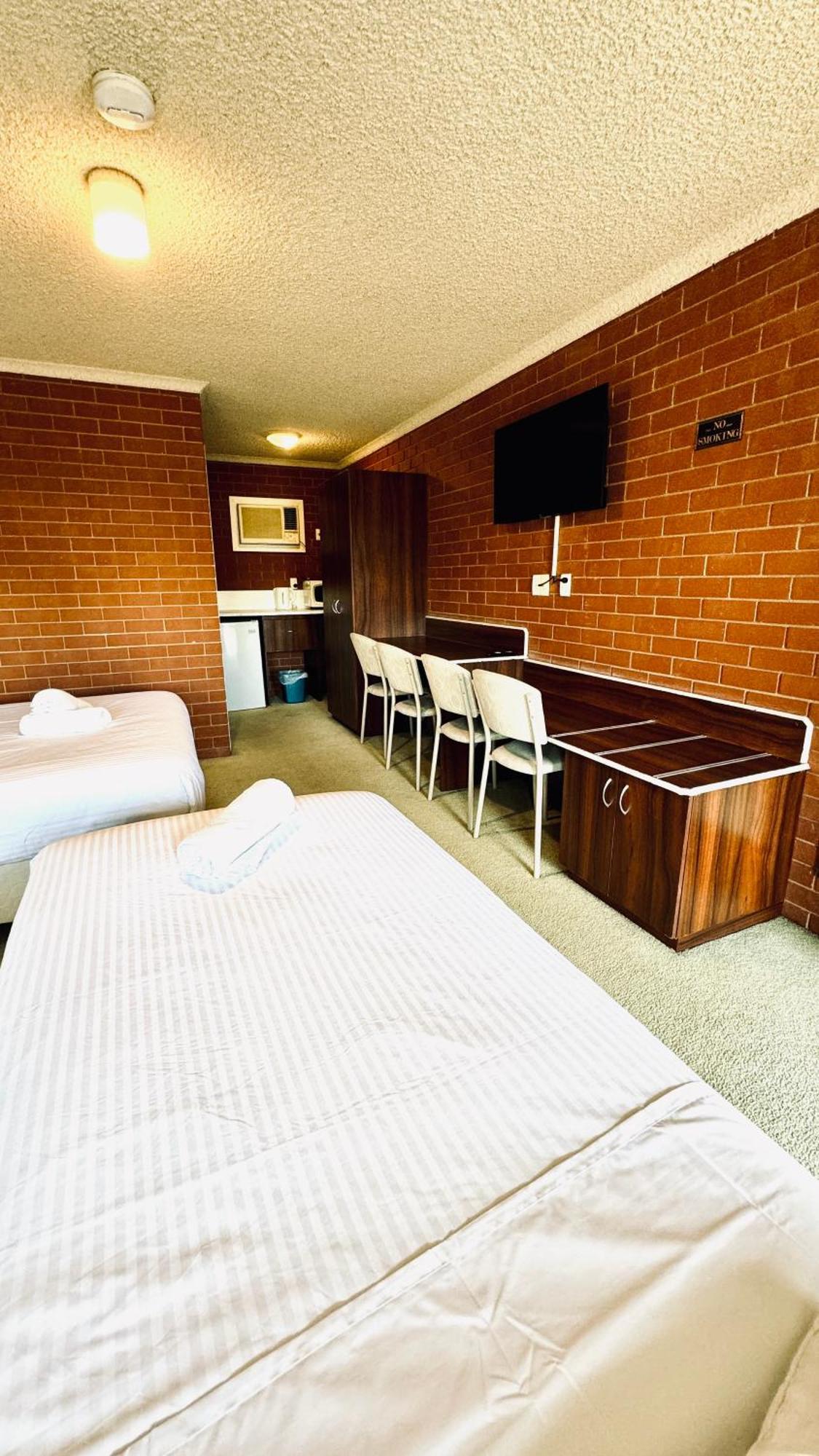 וואגה וואגה Junction Motel Wagga מראה חיצוני תמונה